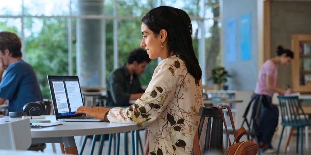 HP OmniBook con Windows 11 para estudiantes universitarios