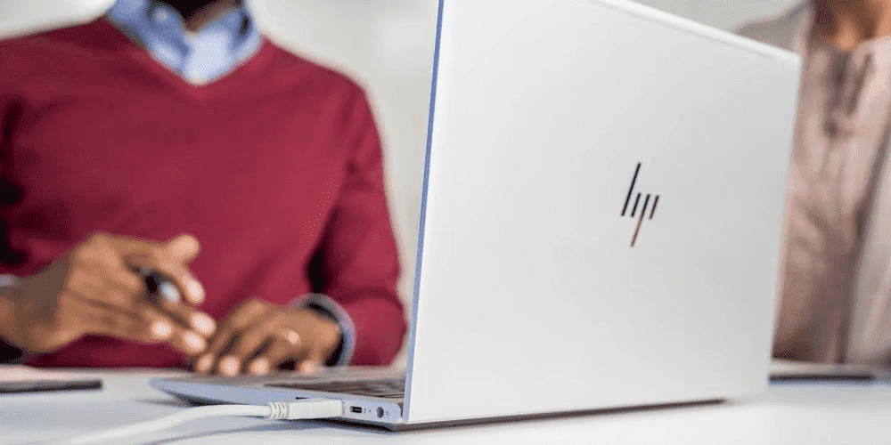 ¿Es malo dejar tu notebook conectada? Guía completa